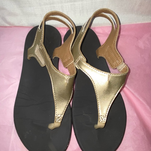 Olukai sandals size 4 - Picture 2 of 6